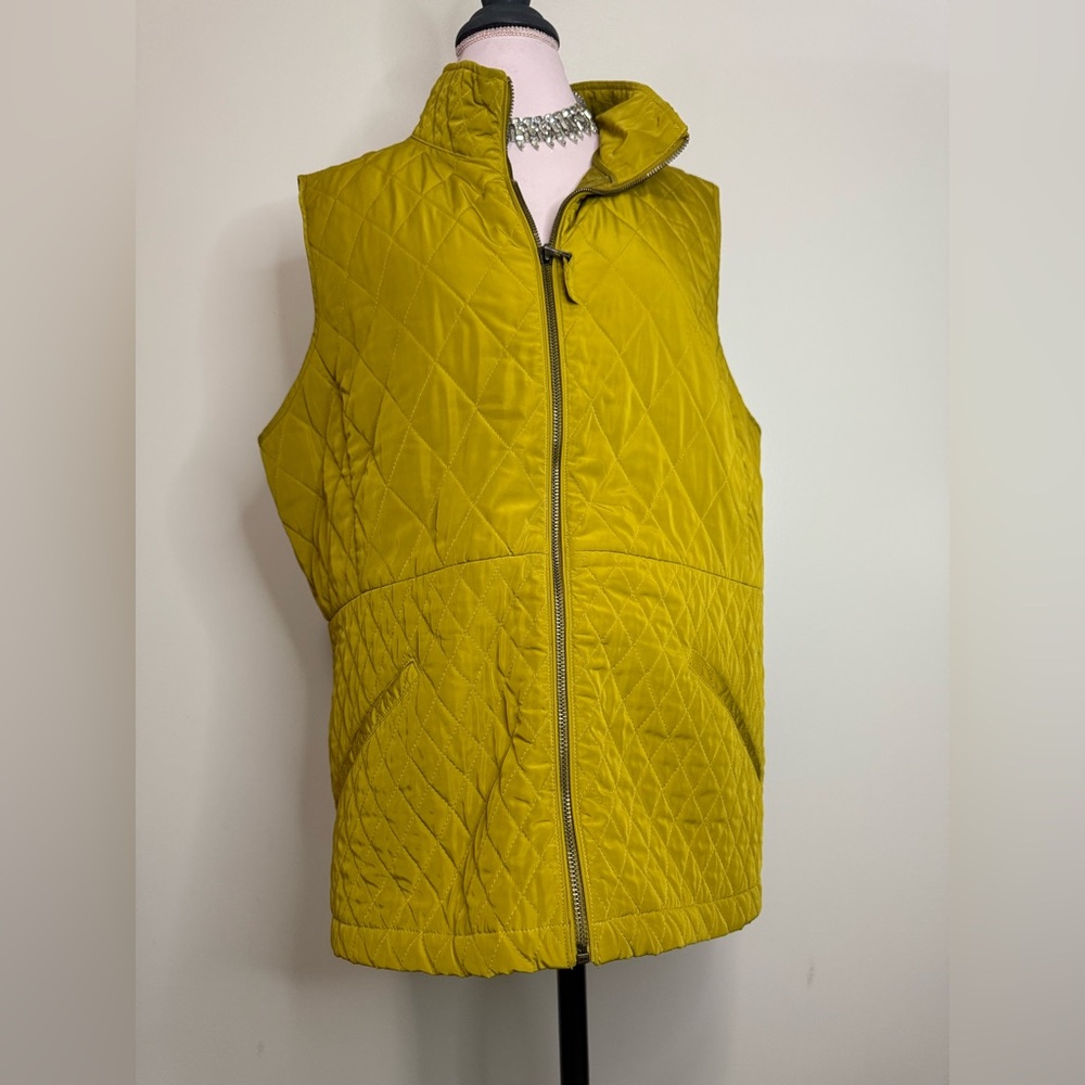 Talbots Quilted Yellow lightweight quilted vest in size XL